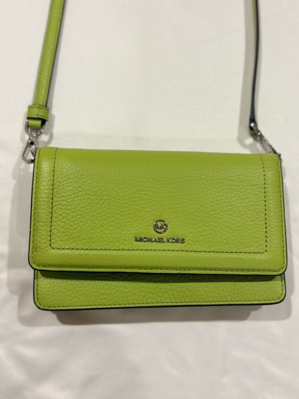 Michael Kors Lime Green Pebbled Leather Wallet - Picture 11 of 15